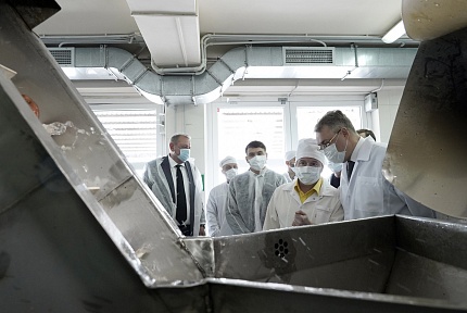 Губернатор Владимир Владимиров посетил инновационный завод ОАО «Урожайное».